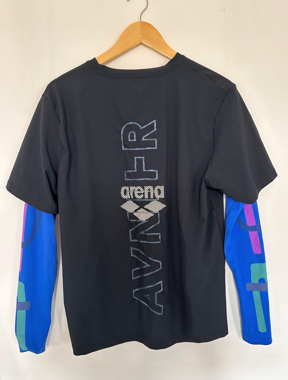 AVNIER x ARENA T-shirt de bain unisexe noir avec manches de compression