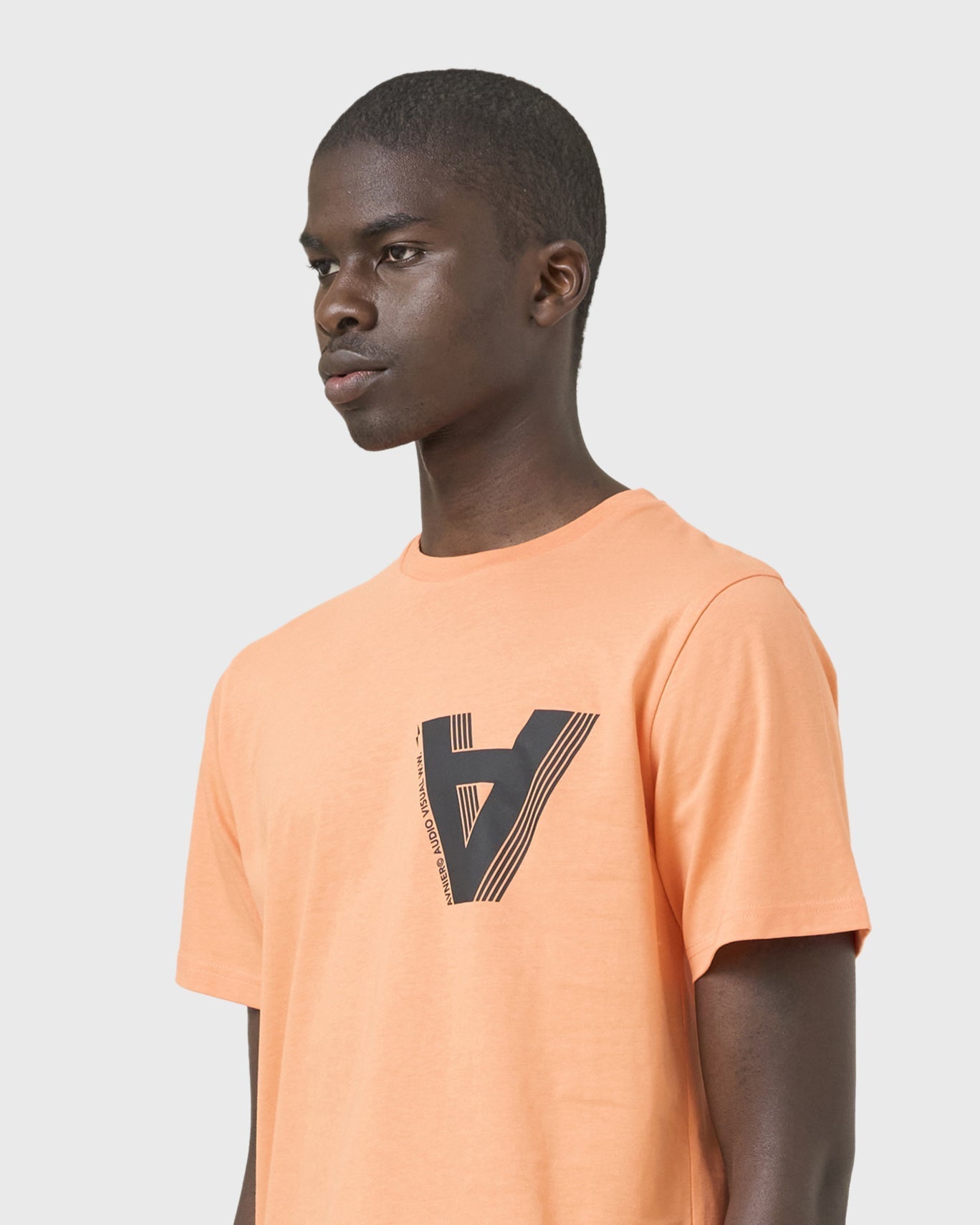 T-Shirt SOURCE AV STUDIO