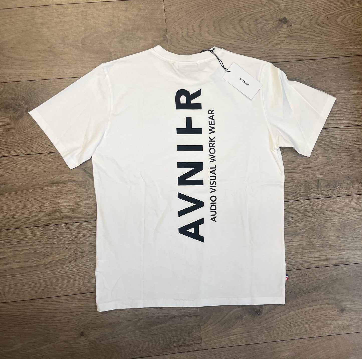 tee shirt source white vertical V2