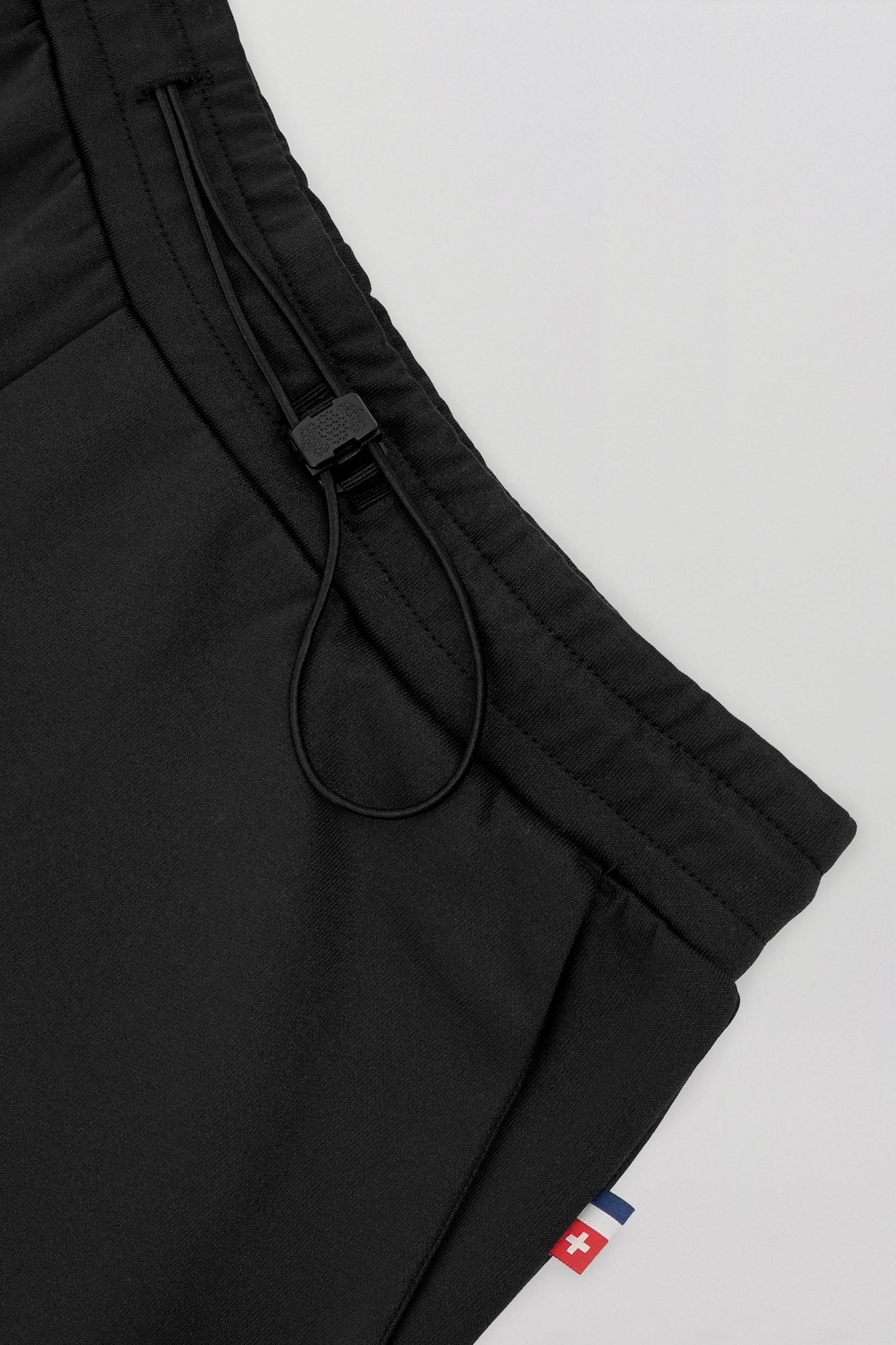 AVNIER - CODA - Jogging noir en coton bio et polyester recyclé