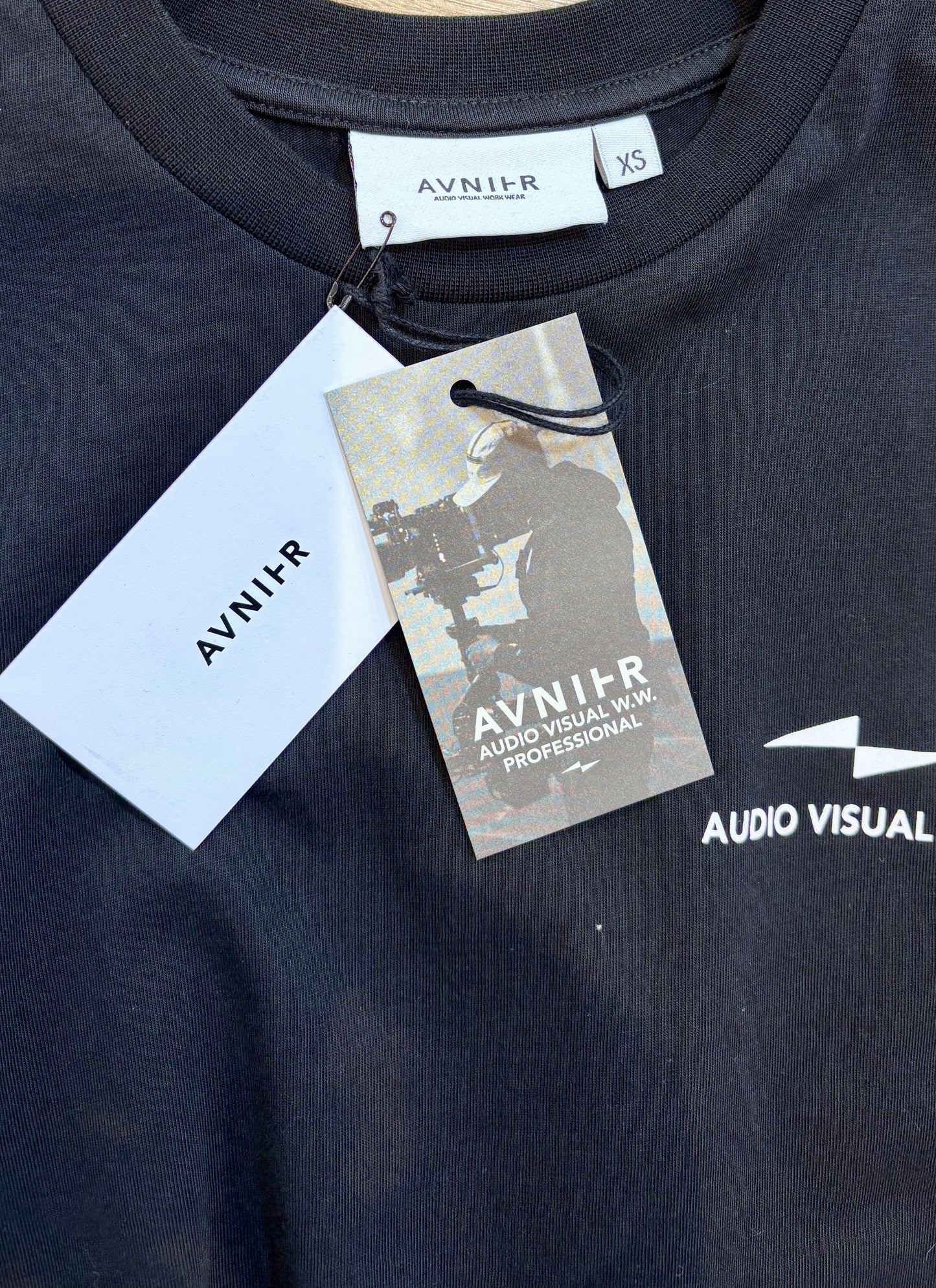 T-shirt Source Black Vertical v3