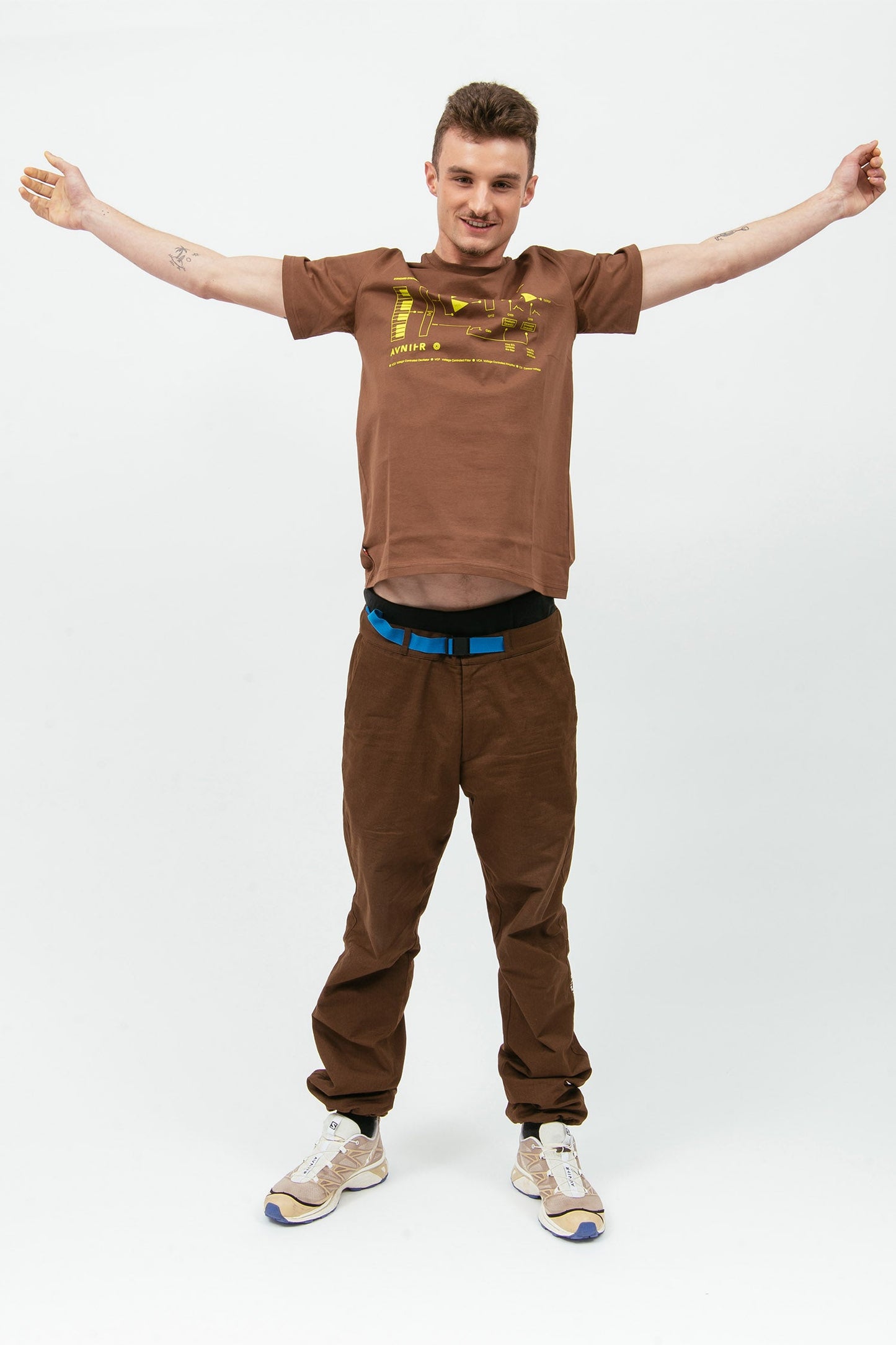 SOURCE SYNTH - T-shirt brun foncé en coton bio
