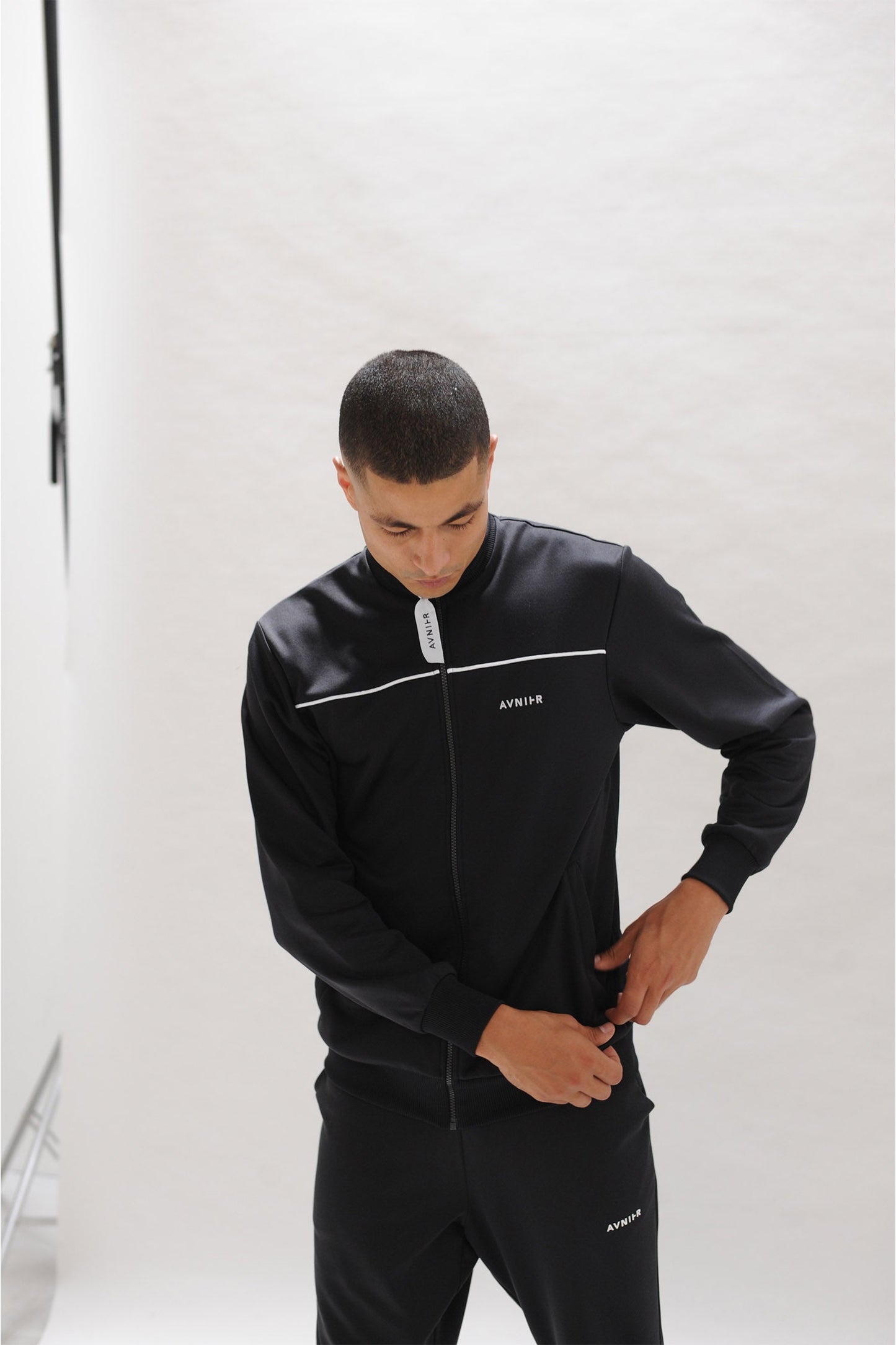 AVNIER - STUDIO - Veste noire en coton bio et polyester recyclé