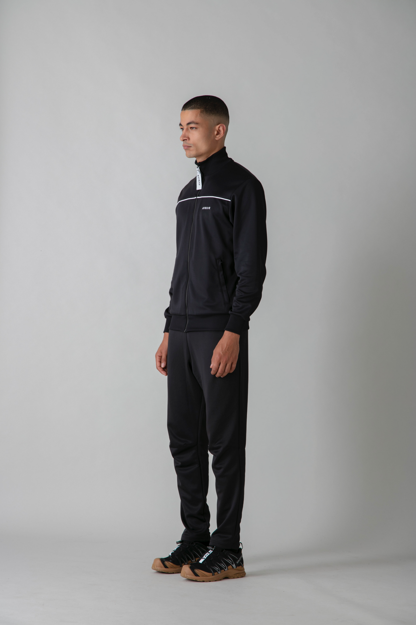 AVNIER - CODA - Jogging noir en coton bio et polyester recyclé