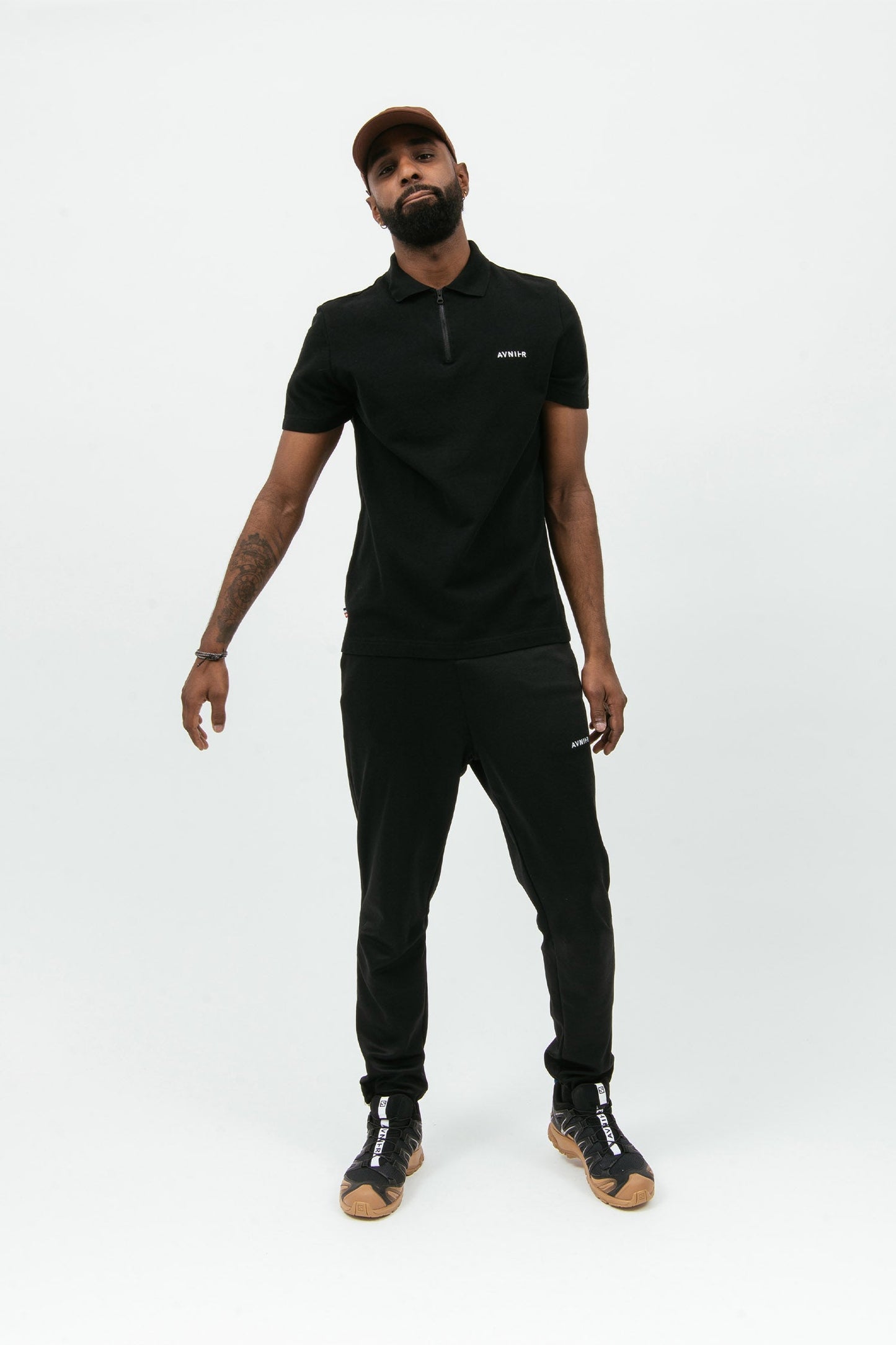 AVNIER - CODA - Jogging noir en coton bio et polyester recyclé