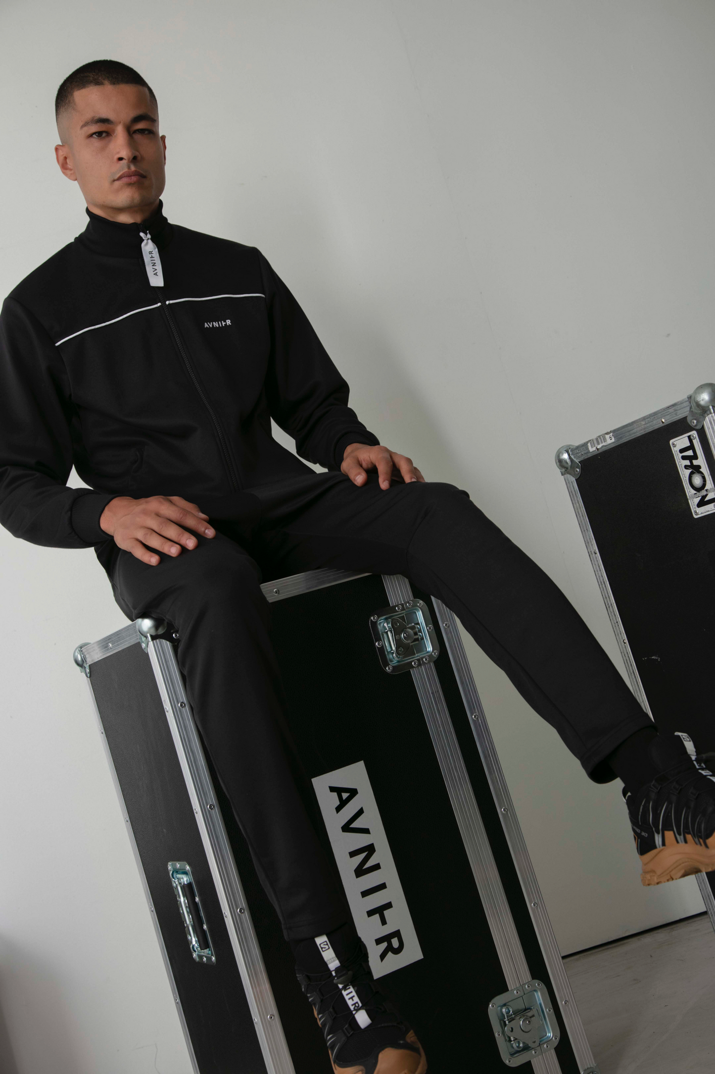 AVNIER - CODA - Jogging noir en coton bio et polyester recyclé