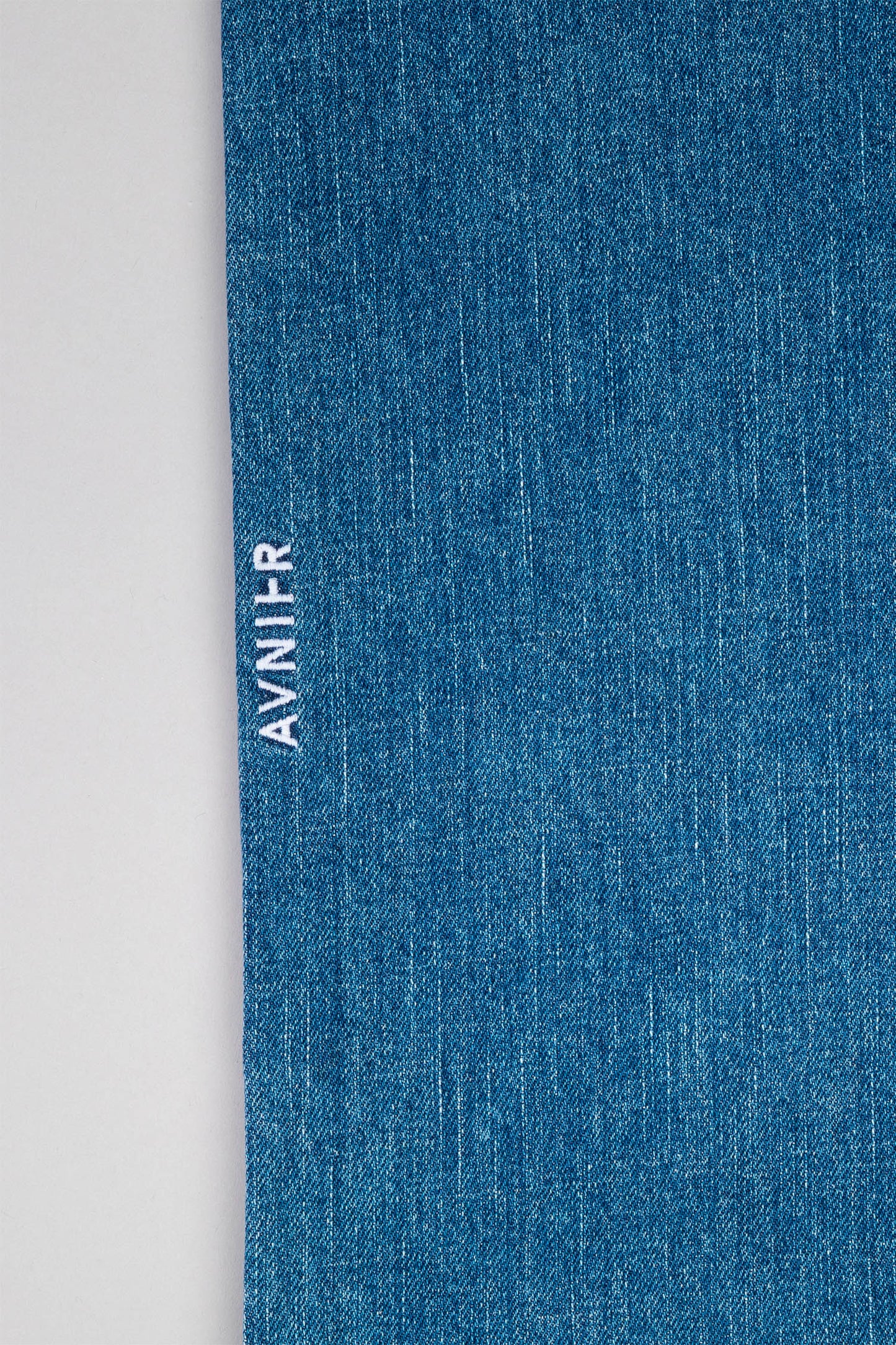 AVNIER - ROADIE - Jeans bleu en coton fabriqué en France