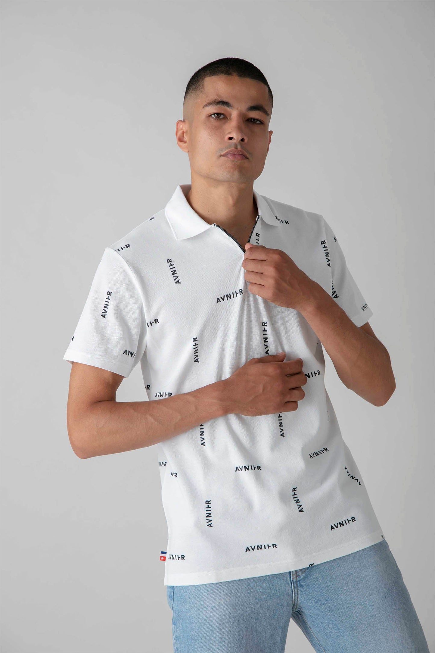 AVNIER - CHECK - Polo manches courtes all over monogramme en coton bio