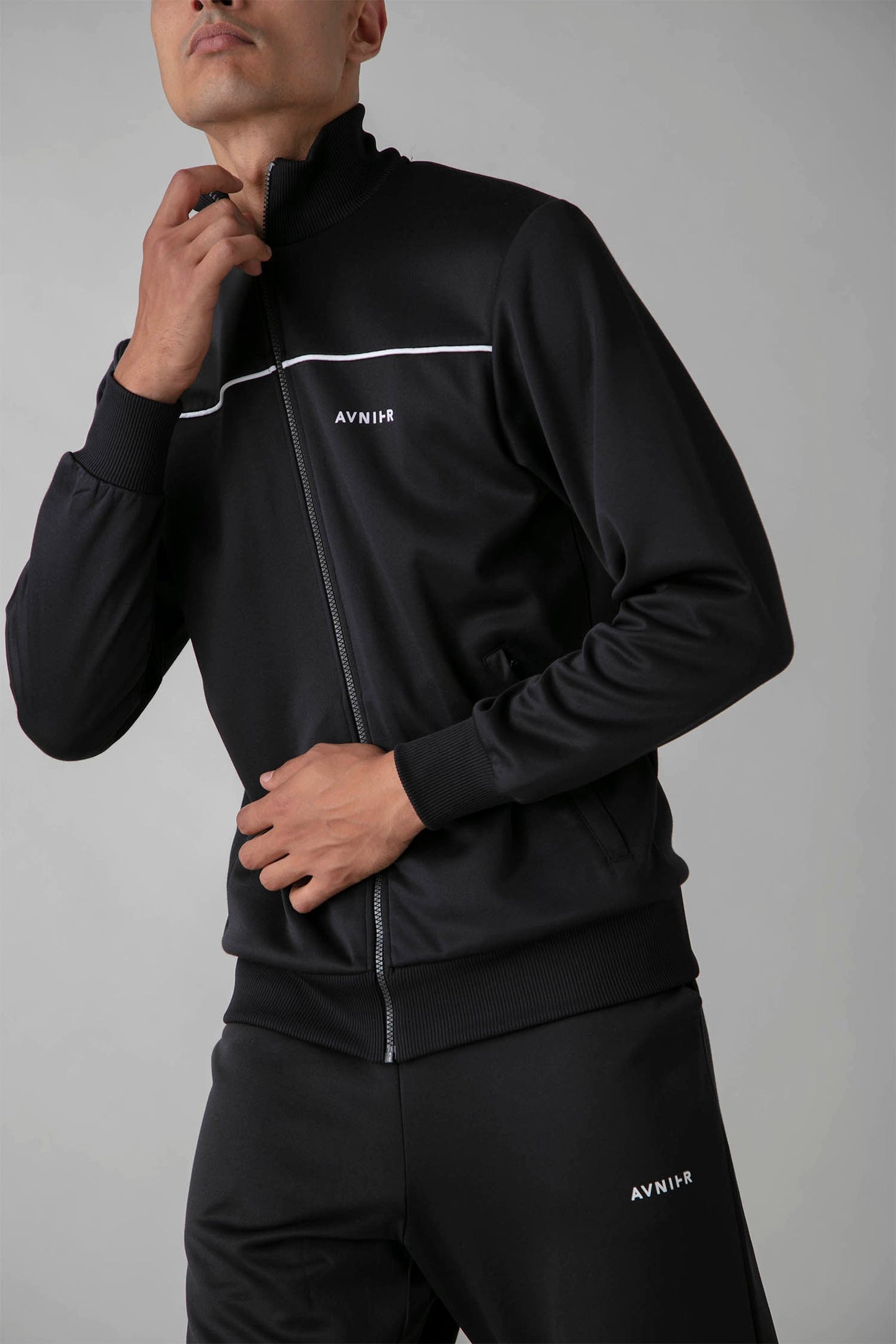 AVNIER - STUDIO - Veste noire en coton bio et polyester recyclé