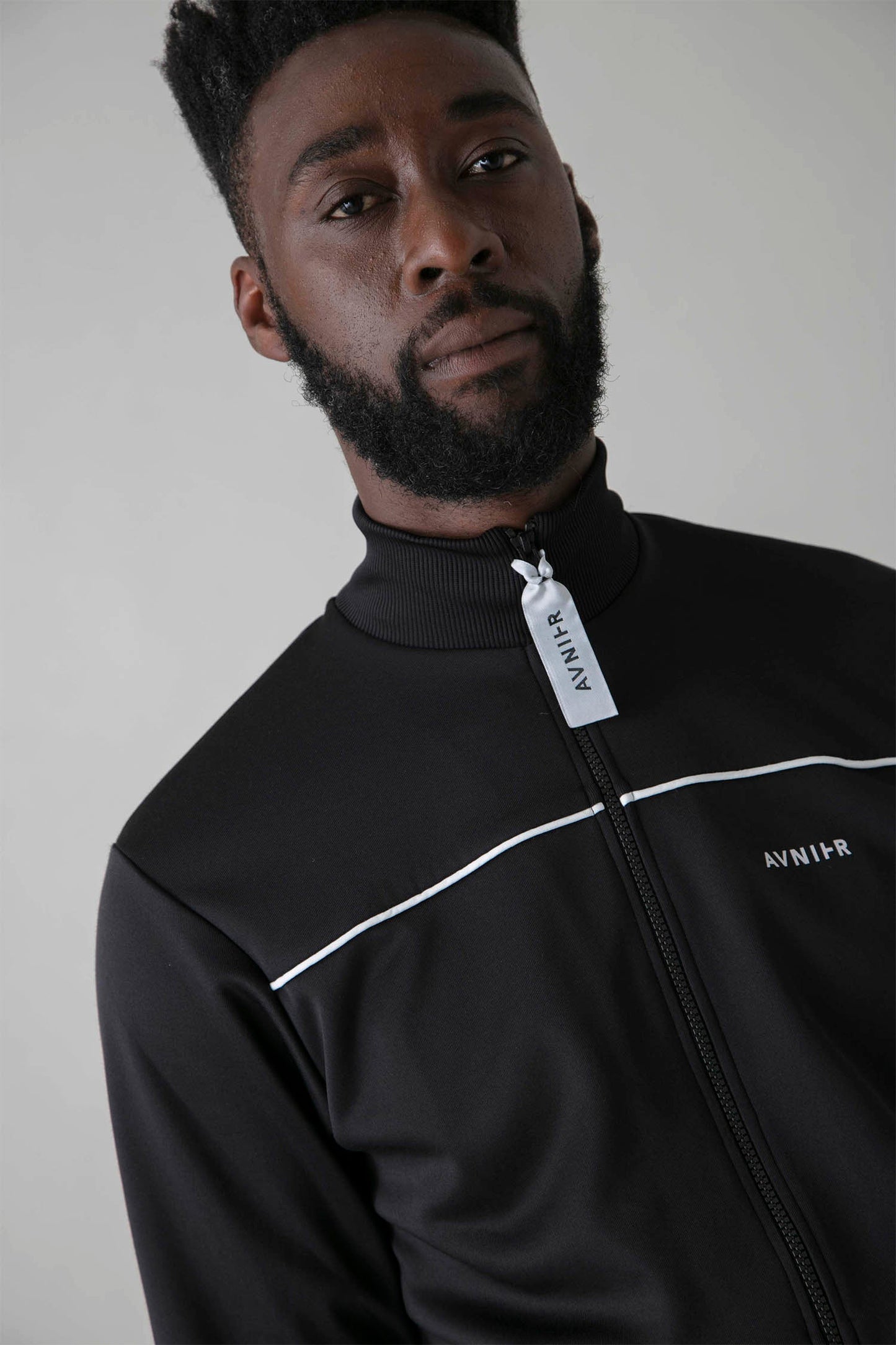 AVNIER - STUDIO - Veste noire en coton bio et polyester recyclé