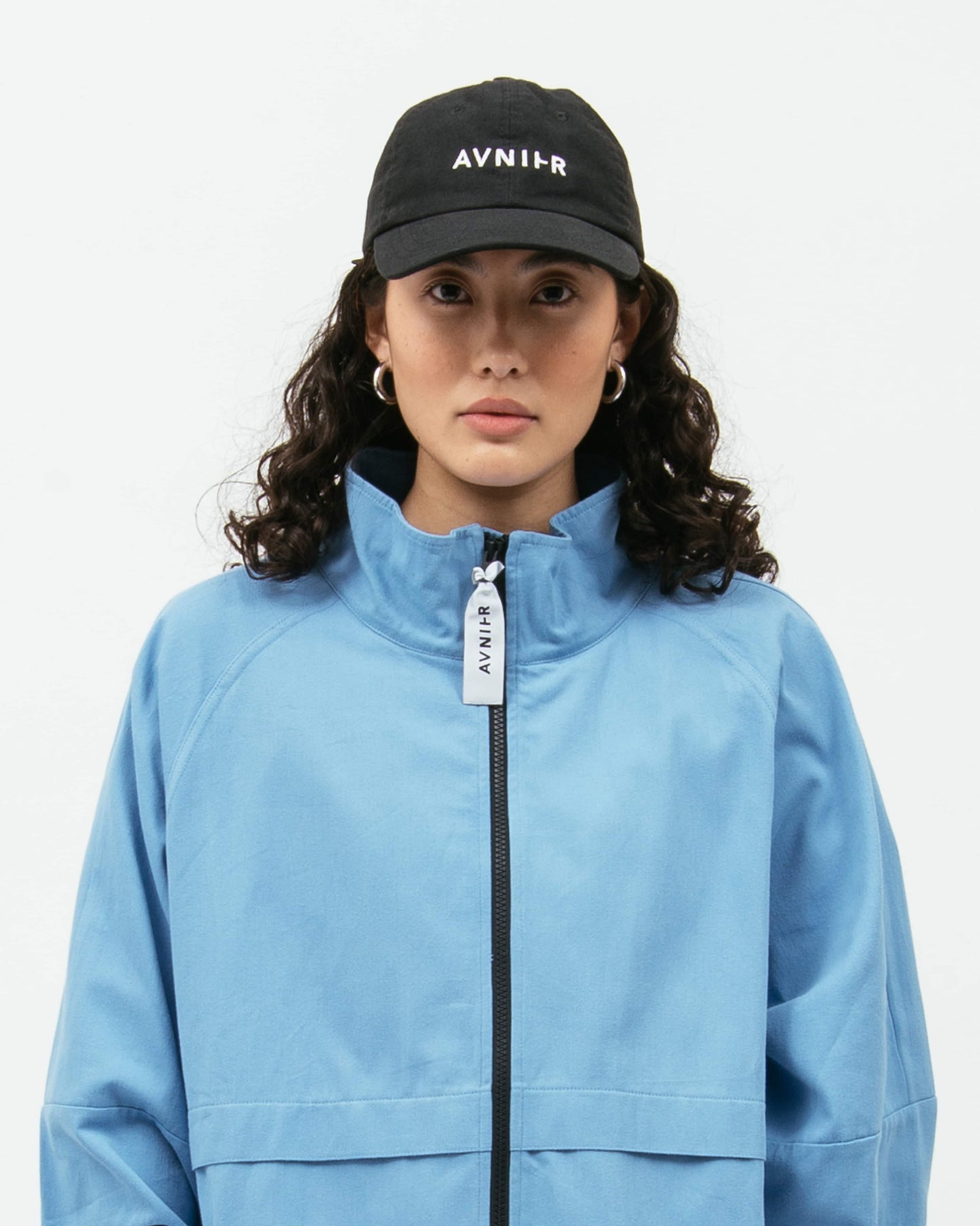 focus-casquette-noire-en-coton-bio-avnier-france-suisse-6-detail - noir