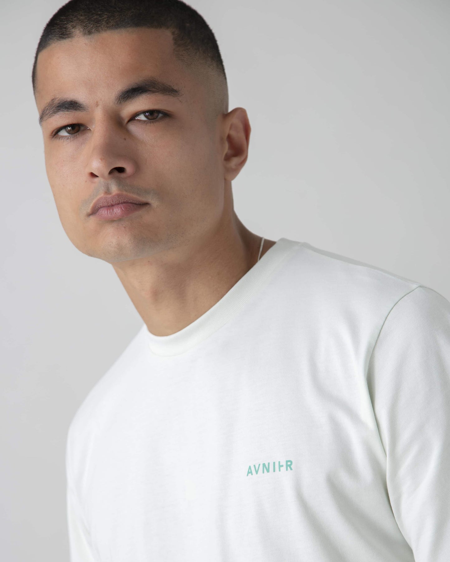 source-t-shirt-vert-pastel-en-coton-bio-avnier-audiovisual-work-wear-6-detail - vert