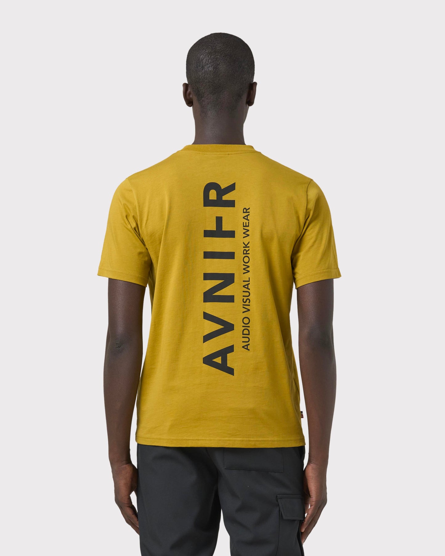 t-shirt-source-dried-tobacco-vertical-v3-avnier-avenier-4-silhouette-dos - moutarde