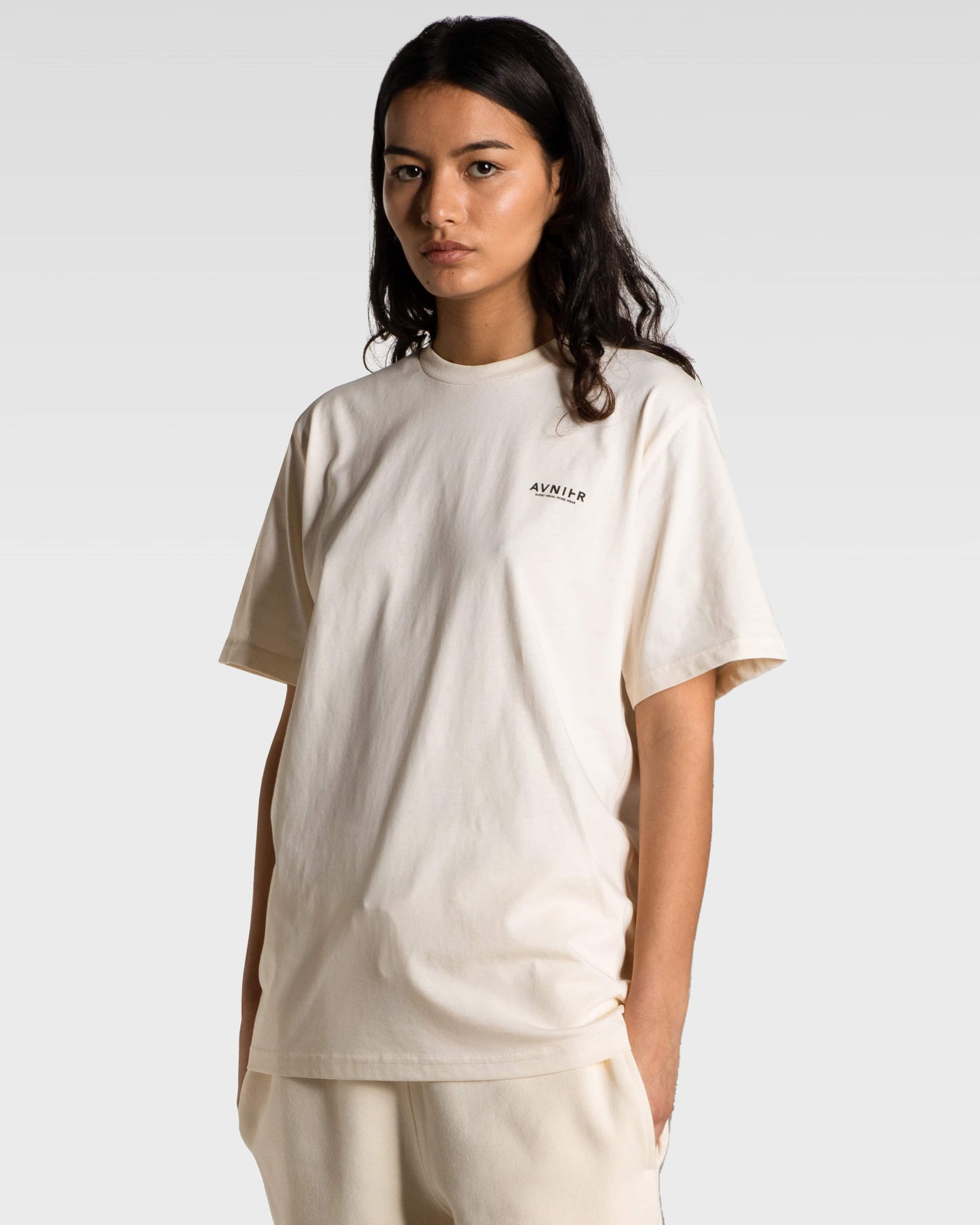 t-shirt-source-ecru-v2-avnier-orelsan-1-silhouette-face - écru