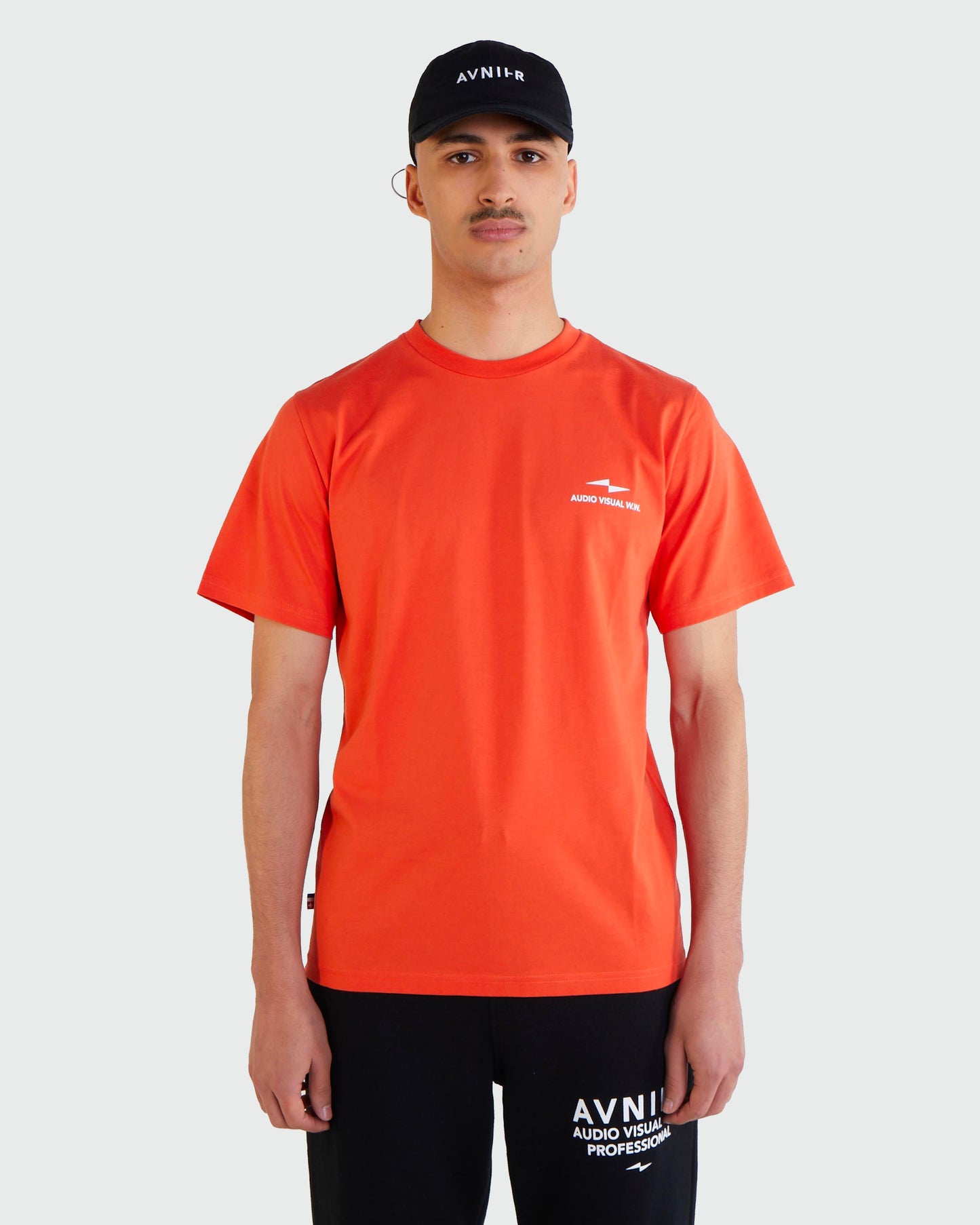 t-shirt-source-red-clay-vertical-v3-avnier-avenir-4-silhouette-face - Corail