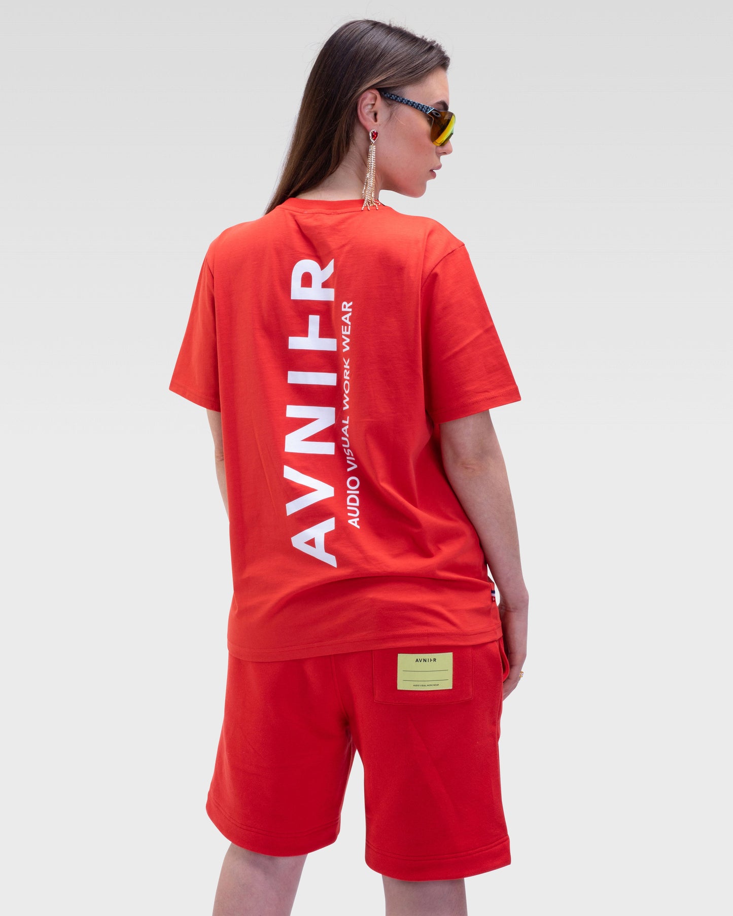 t-shirt-source-vertical-v-rouge-avnier-france-suisse-4-silhouette-dos_eb9d7b64-601f-42f0-97ae-d5e6c4f52a03 - Rouge