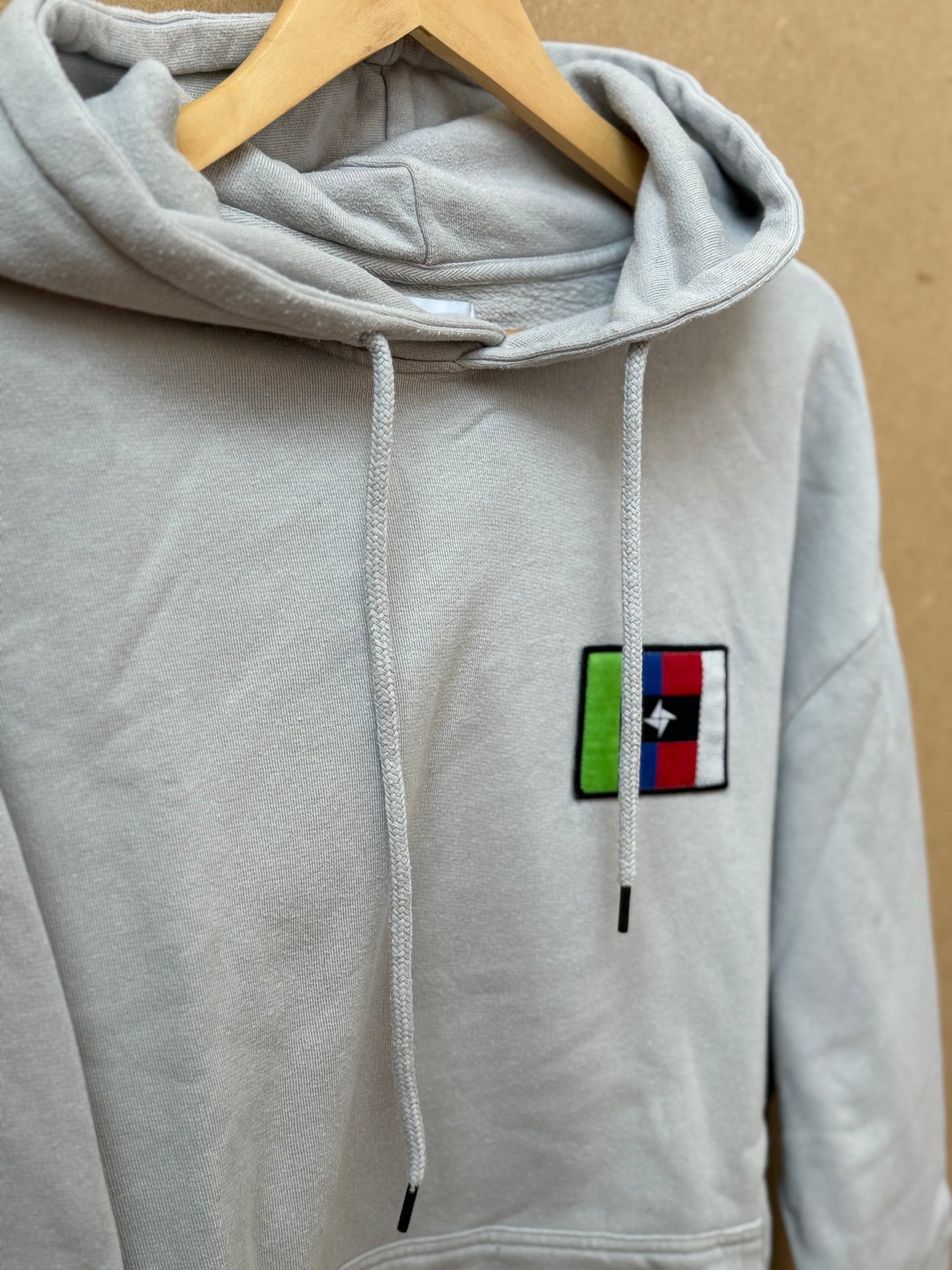 AVNIER x CIVILISATION CREW - Hoodie gris en coton bio
