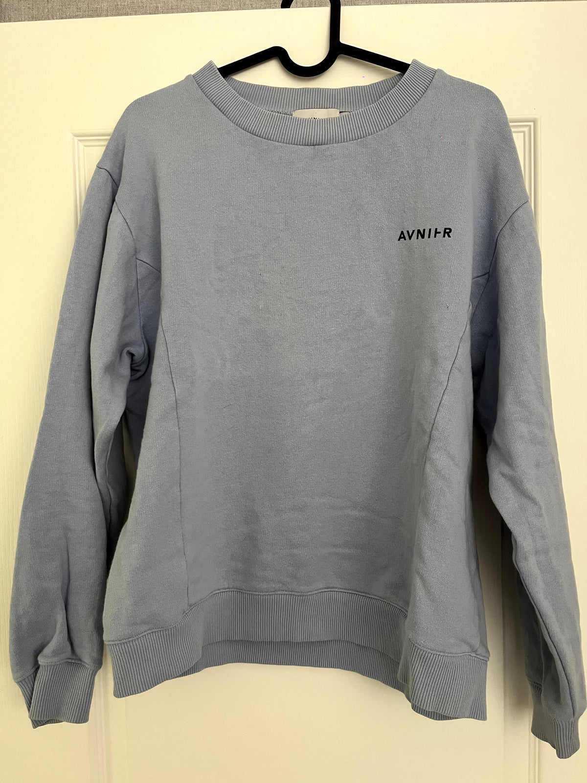 Vertical back blue crewneck