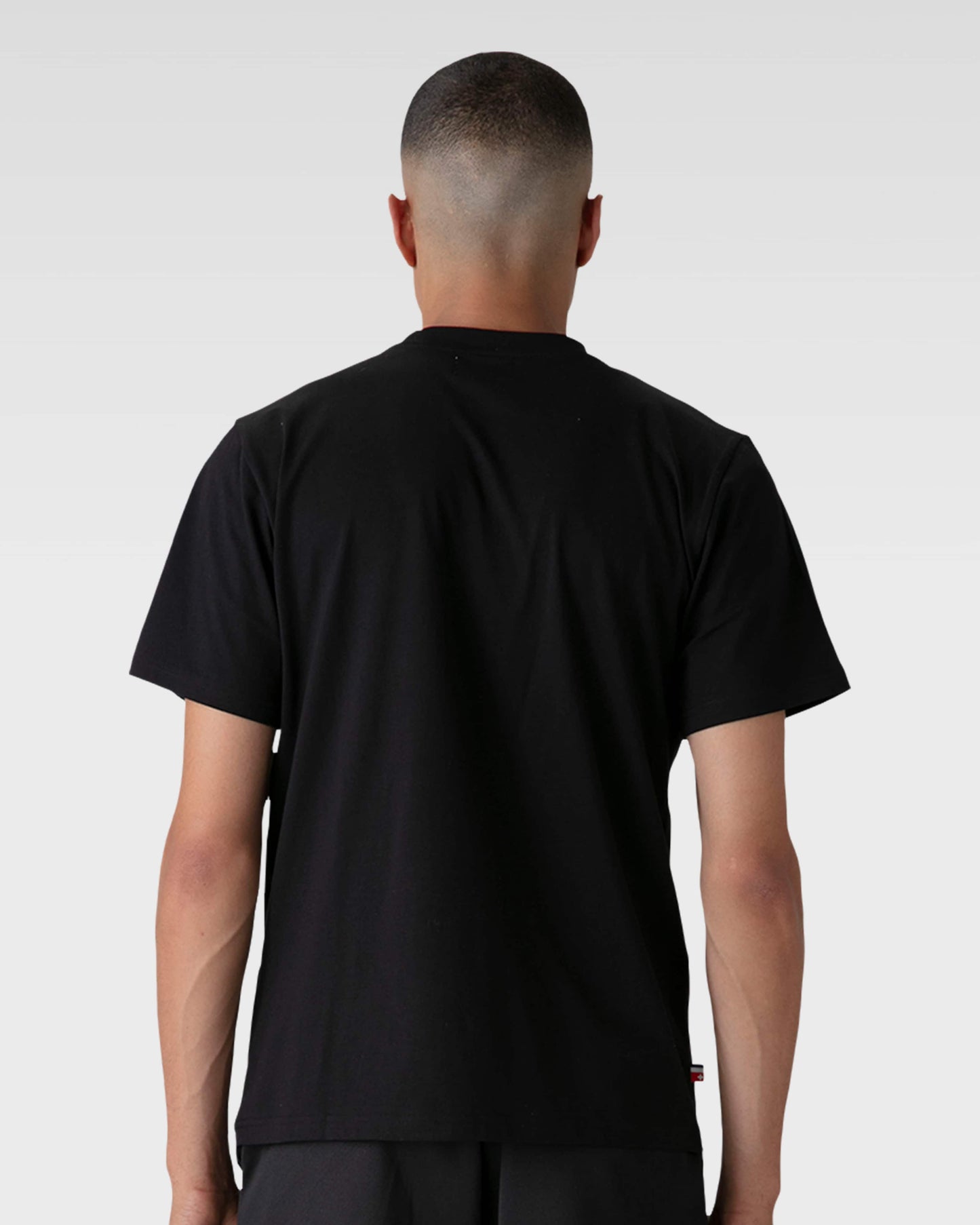 T-shirt SOURCE Black AVWW