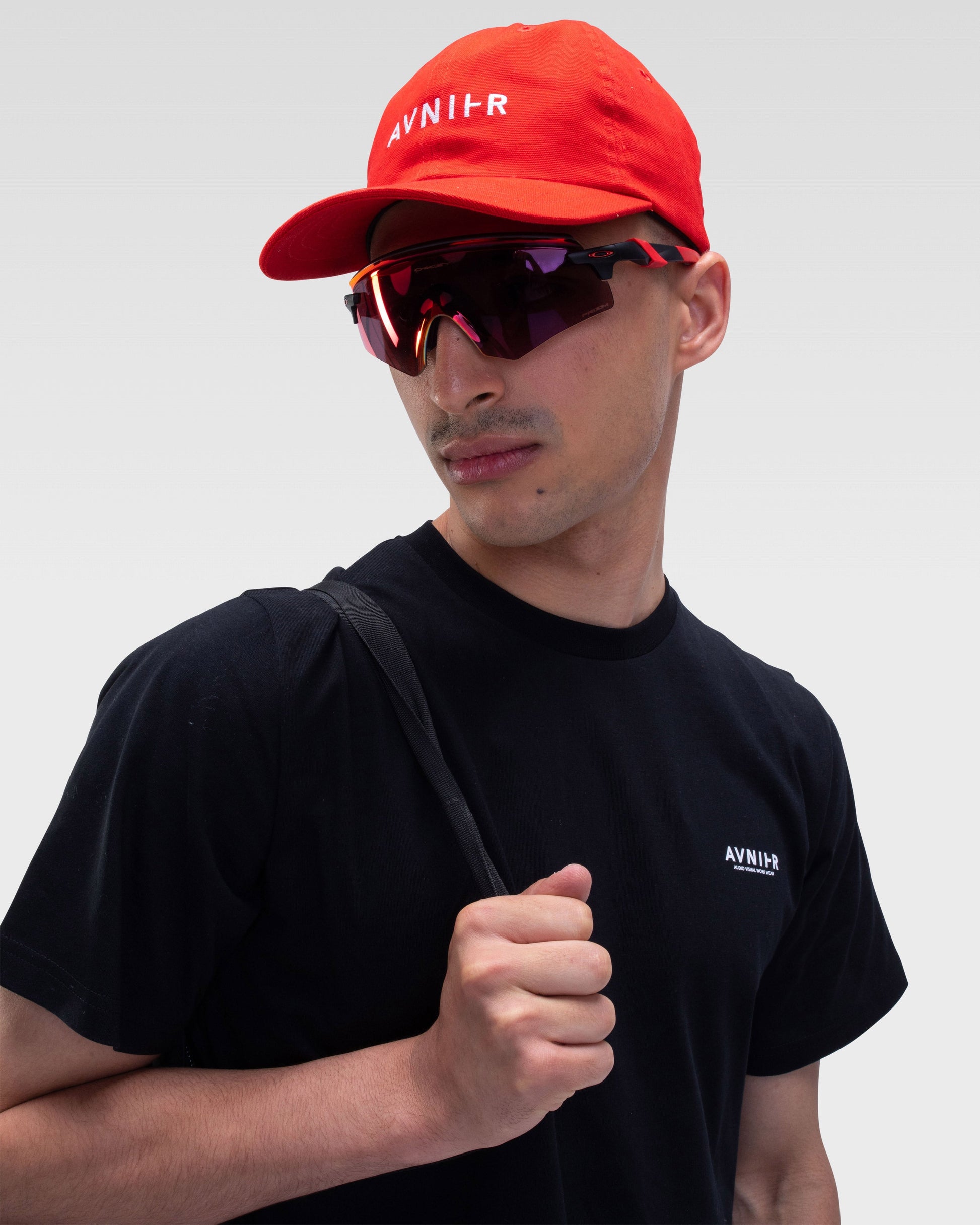 cap-focus-rouge-avnier-audiovisual-work-wear-5-silhouette-face - Rouge