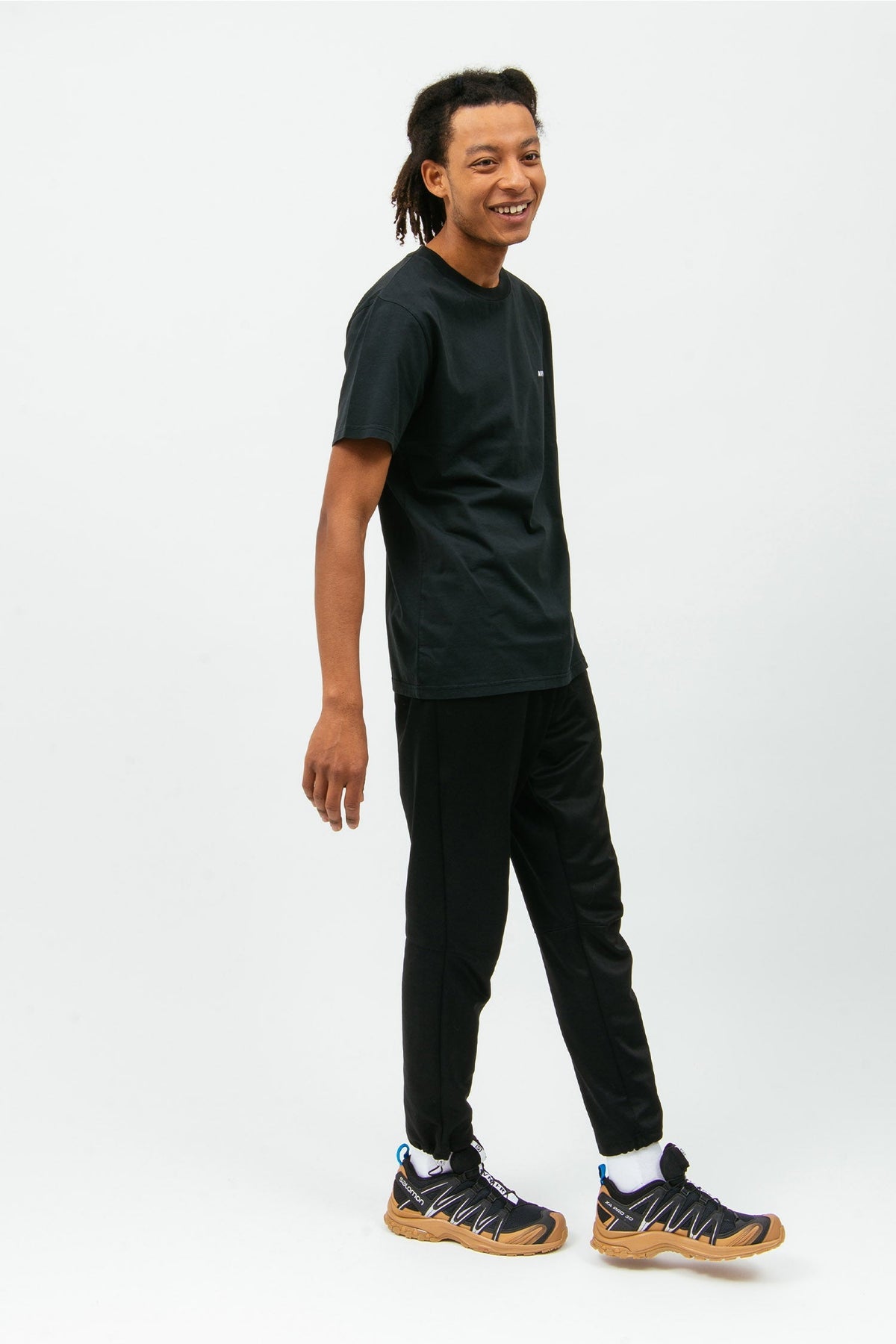 SOURCE VERTICAL  T-shirt noir en coton bio OLD WEBSITE
