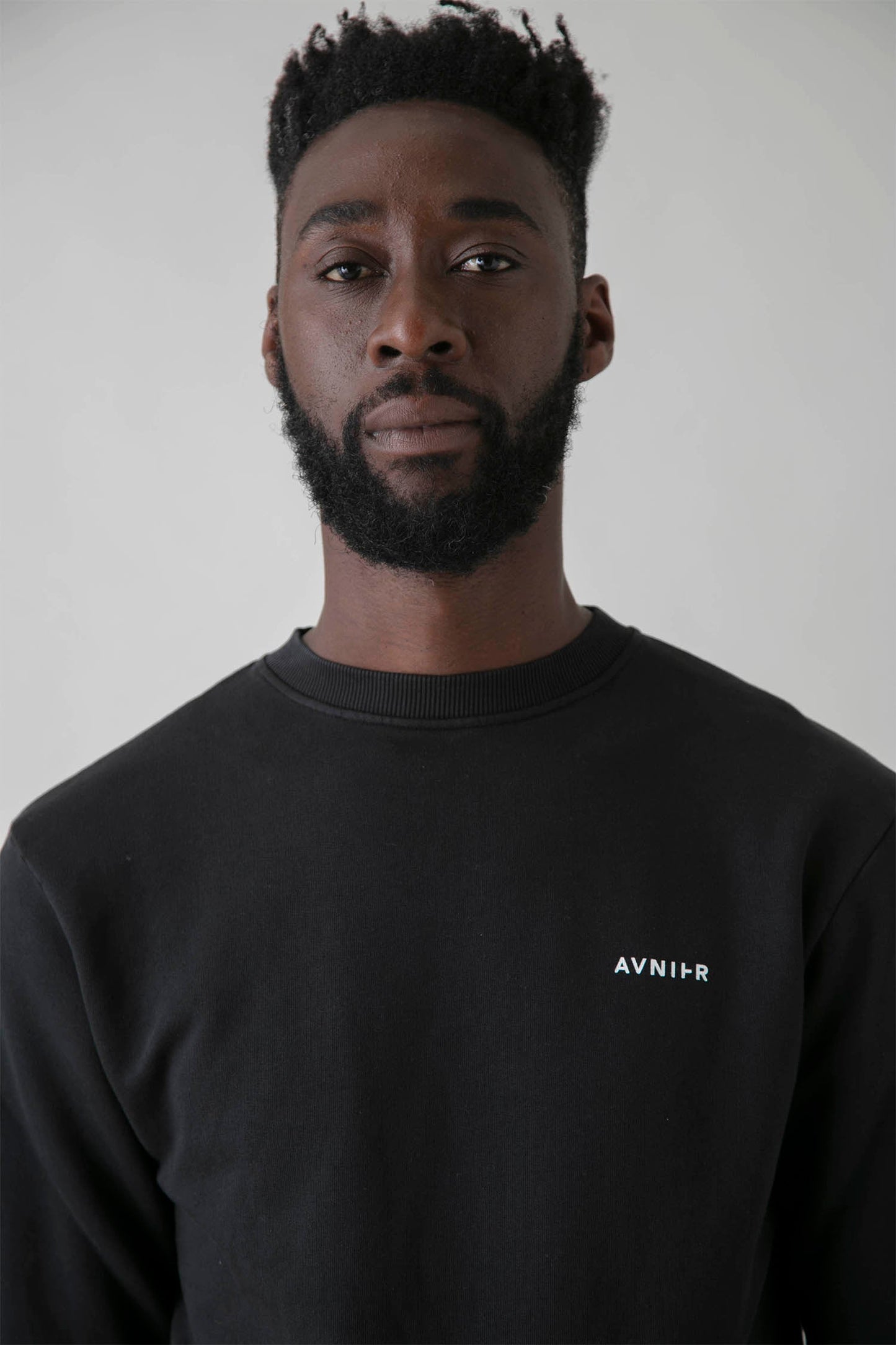 AVNIER - ENCORE - Crewneck noir en coton bio