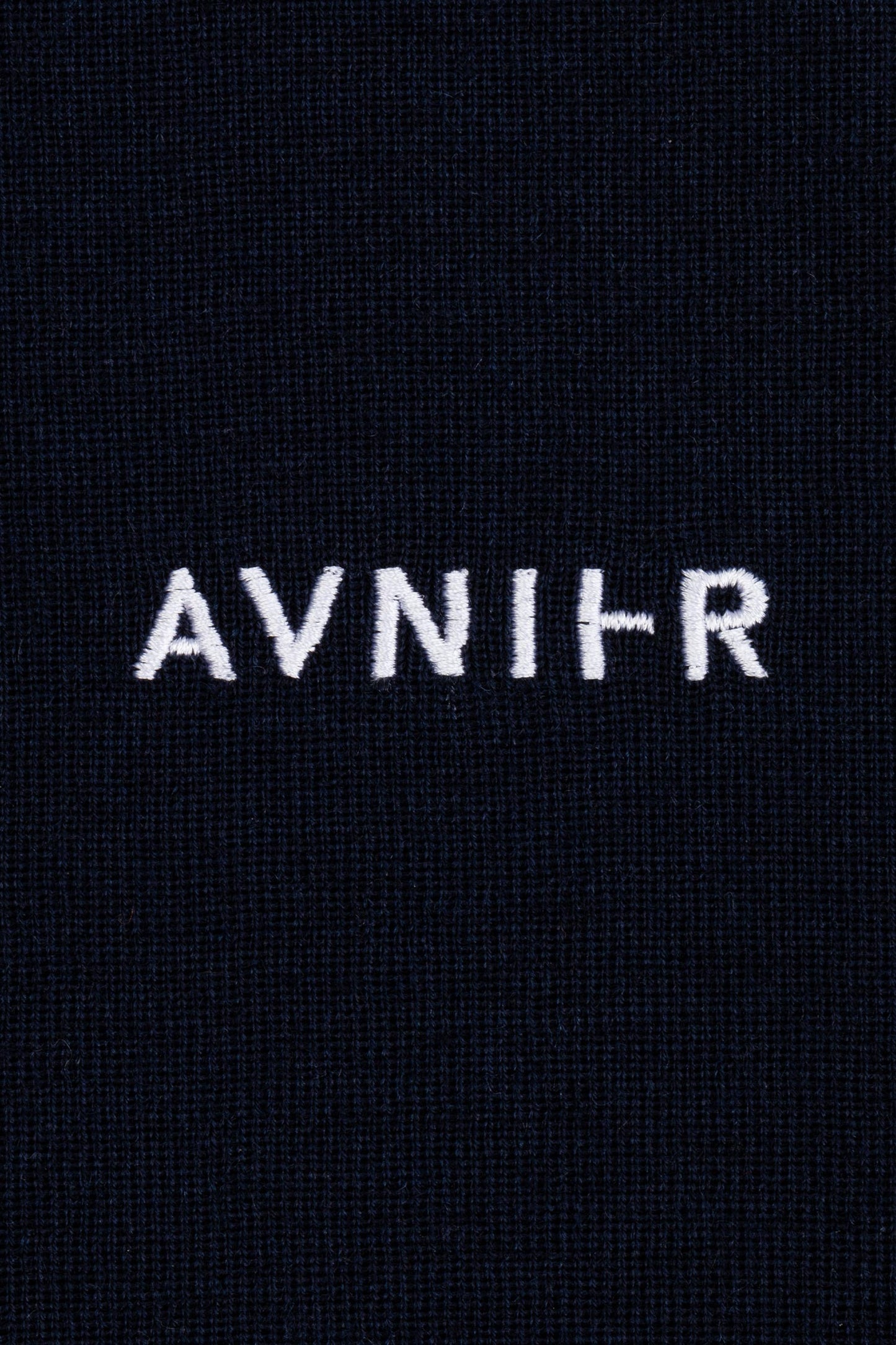 Avnier x Saint James - Pull Allenvey en 100% pure laine vierge WOOLMARK® - Fabriqué à Saint James en France - Partenariat The SeaCleaners - Manche zippée pull marin pratique et moderne - Alençon / Vevey