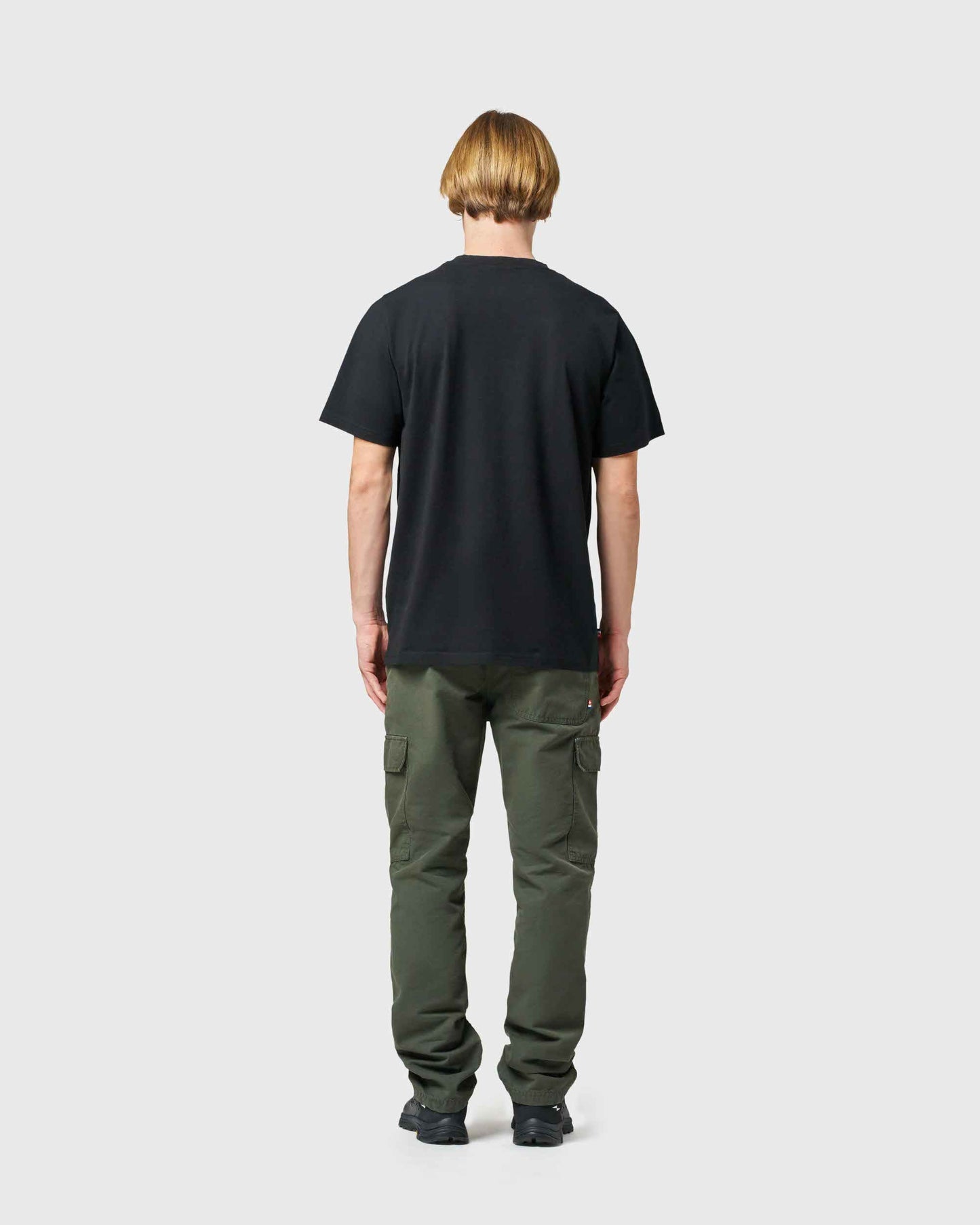 tee shirt source black