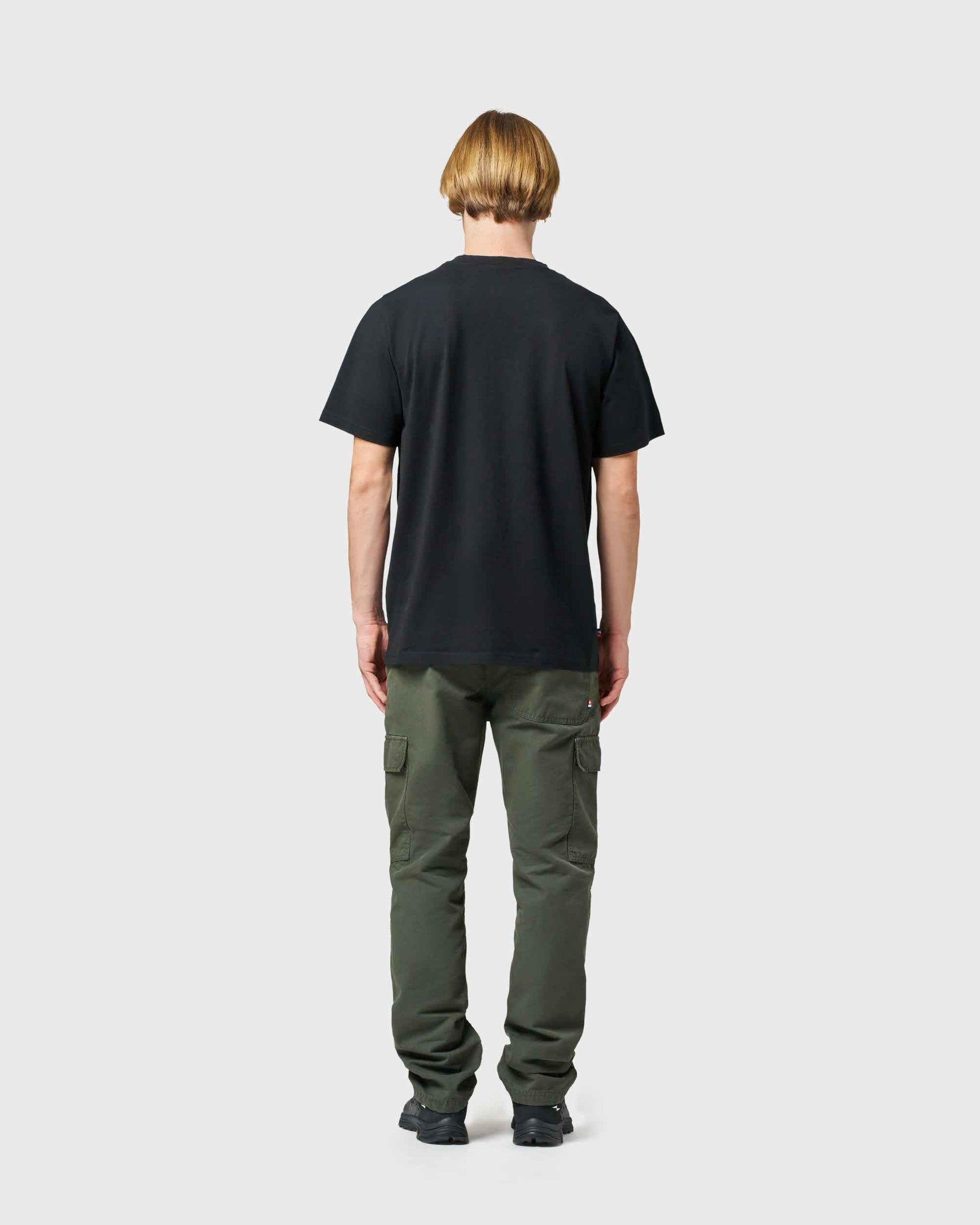 tee shirt source black